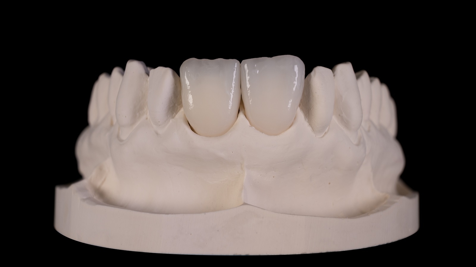 HeraCeram cre-active - Bleach please concept